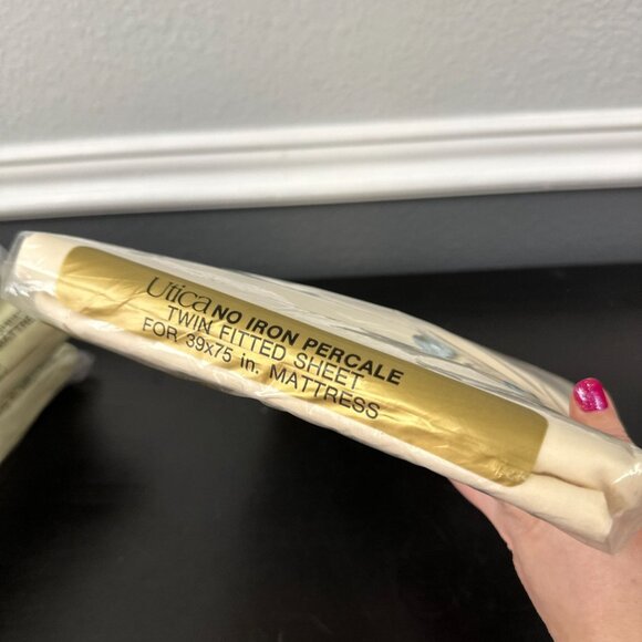 Vtg 70s Utica Cream Floral Elegante Twin Fitted Sheet Deadstock New Cotton Blend - Picture 2 of 8